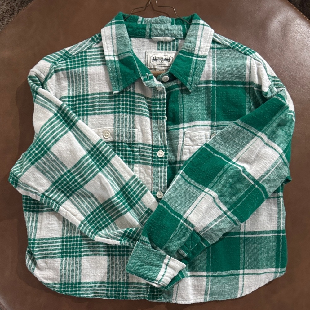 American Eagle Outfitters Cropped Green and White Plaid Shirt